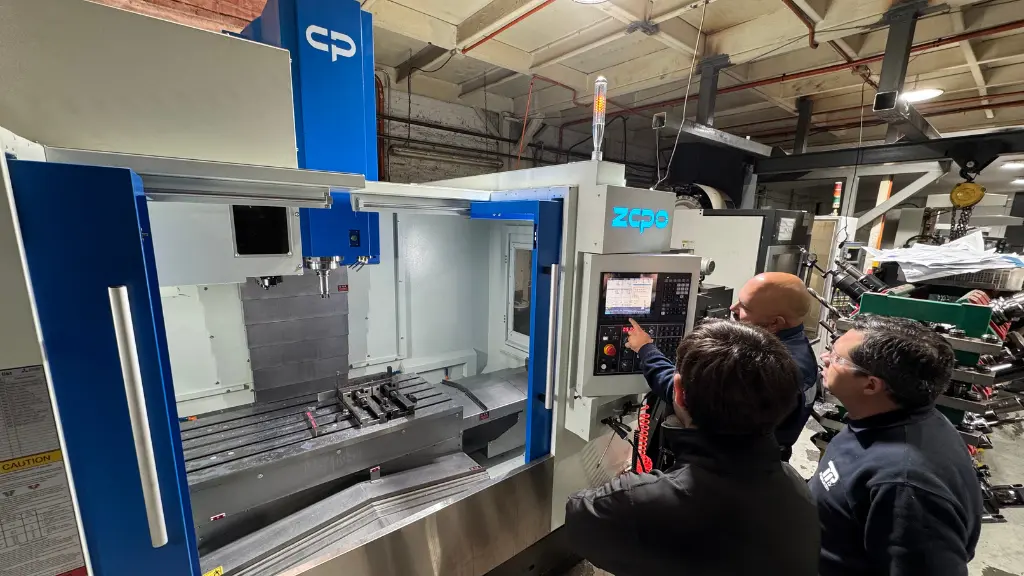 Centro de Mecanizado ZOPO VMC160B en la Planta de Tecmaplástico LTDA